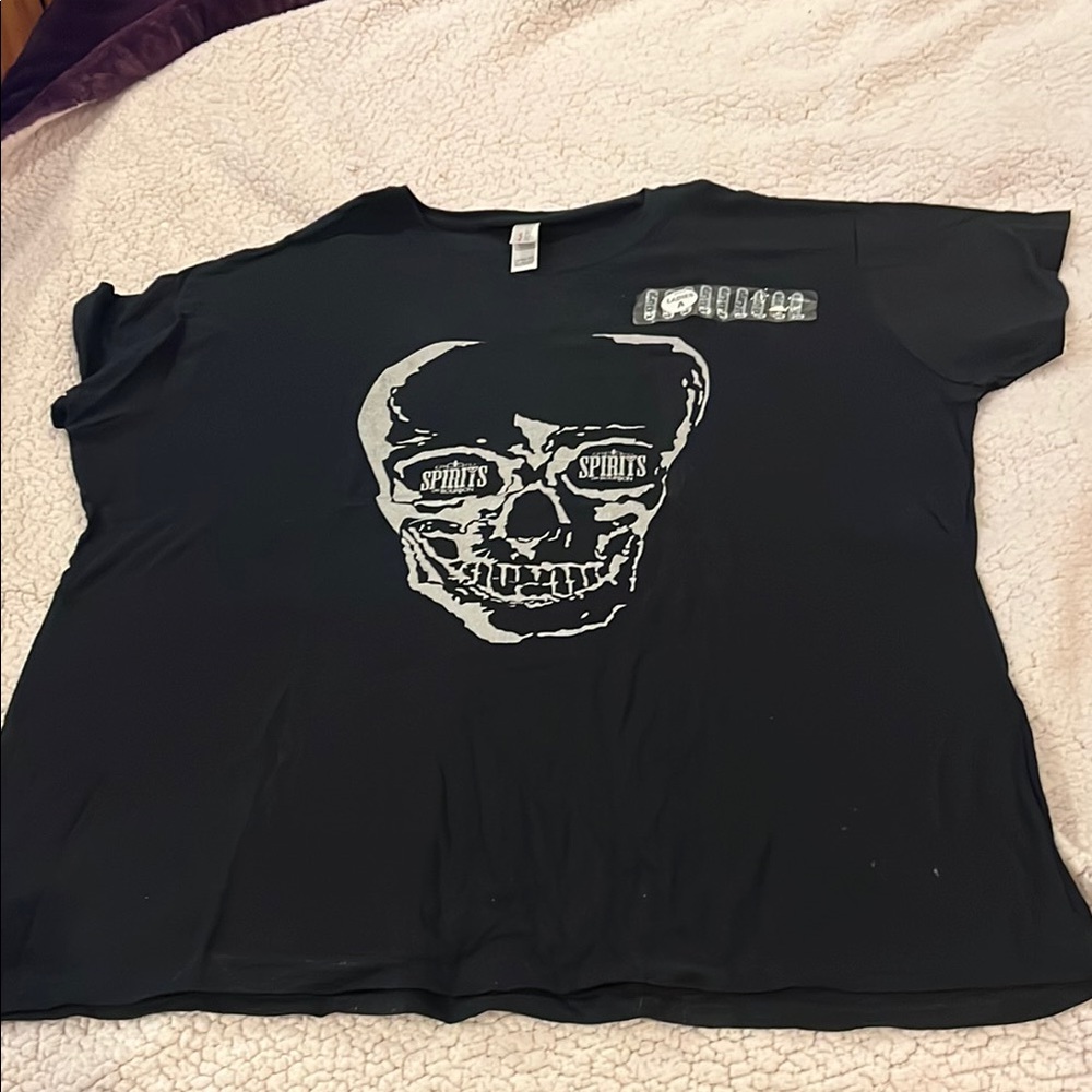 Black Skull Graphic T-Shirt